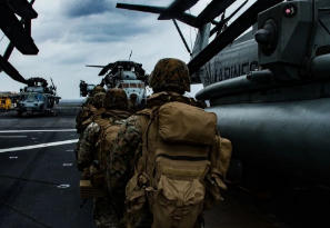 美地面部队出动，两栖舰队直扑伊朗！第31远征队的“特殊目标”是什么？