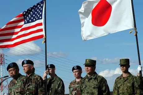 一味追随美国，日本离和平越来越远，两次暗杀诠释民众苦水